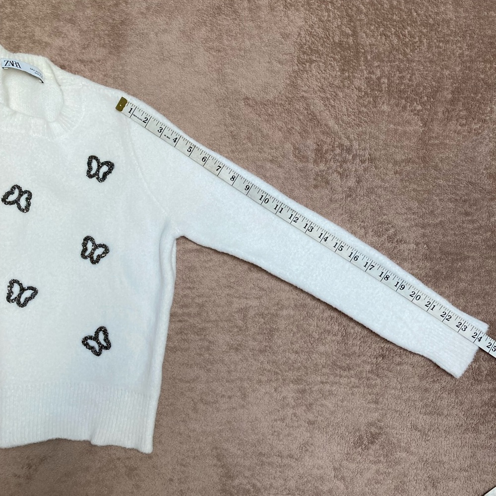 Zara White Sweater with Black Accents - Picture 6 of 10